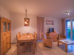 Apartment | Dining