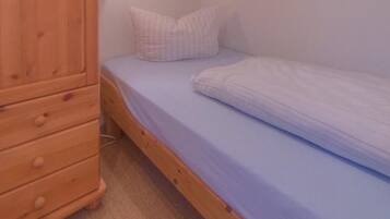 Apartment | 2 bedrooms, individually furnished, bed sheets