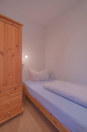 Apartment | 2 bedrooms, individually furnished, bed sheets