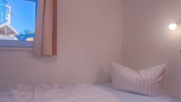 Apartment | 2 bedrooms, individually furnished, bed sheets