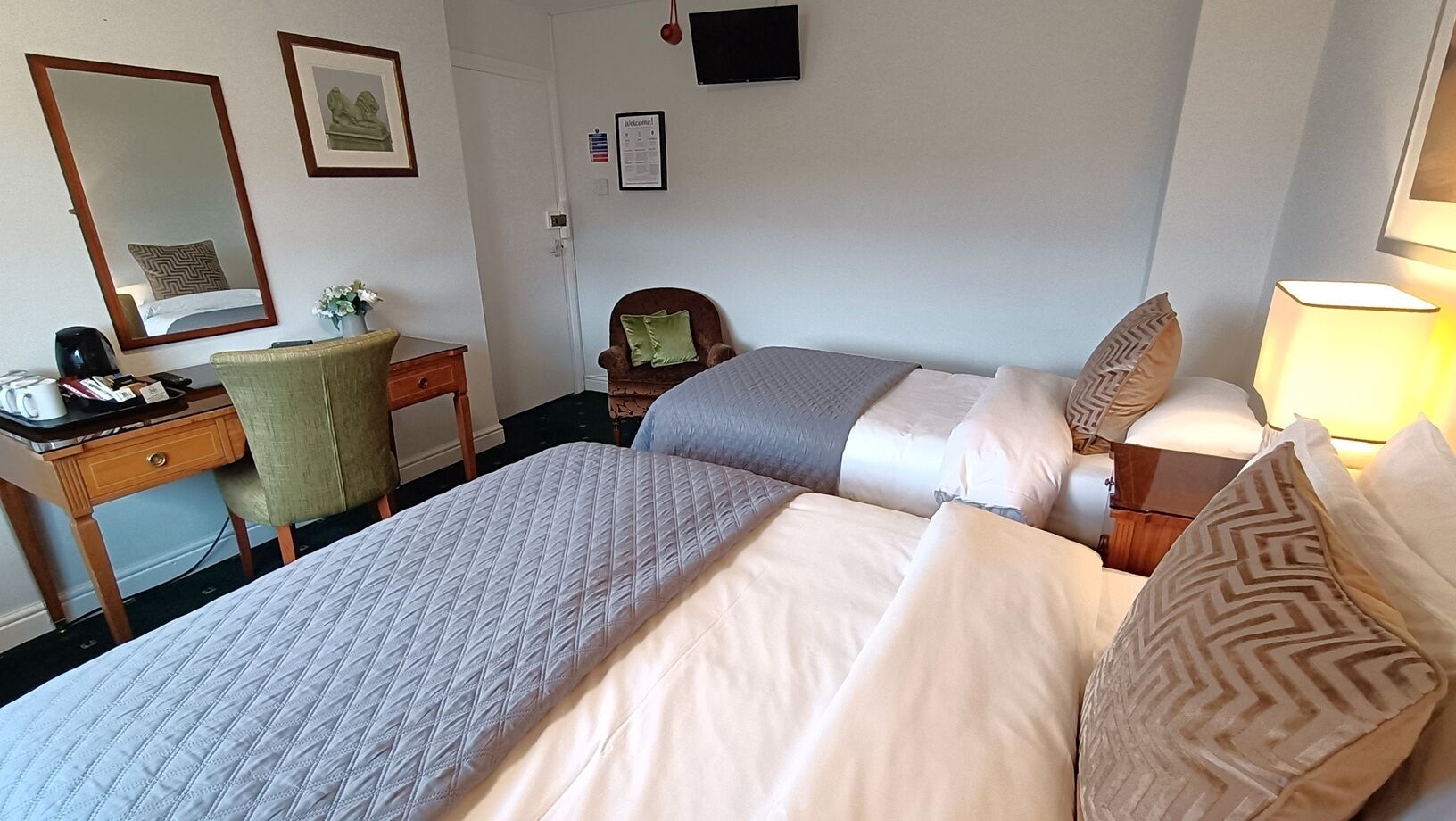 Triple Room, Shared Bathroom | Bathroom | Free toiletries, towels, toilet paper