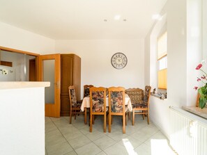 Apartment | Dining