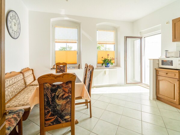 Apartment | Dining