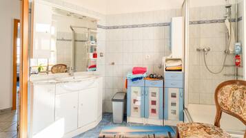 Apartment | Badezimmer | Handtücher