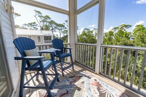 Property grounds - BAYVIEW! New to Market! Walking Distance to Shops & Restaurants! (St. George Island)