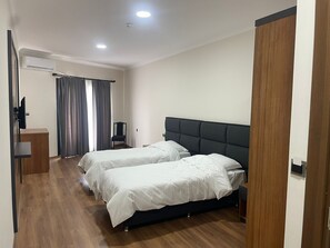 Espacio para trabajar con laptop y wifi gratis