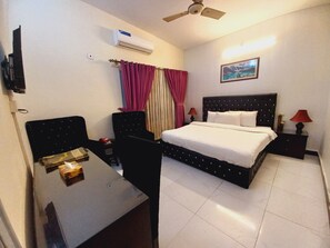 Superior Room | Soundproofing, iron/ironing board - Travel Inn Islamabad (Islamabad)