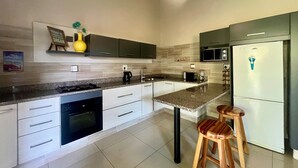 Vila Klasik, patio, pemandangan kebun | Dapur pribadi