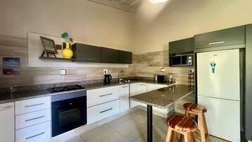 Vila Klasik, patio, pemandangan kebun | Dapur pribadi