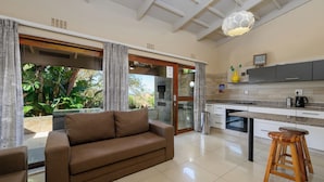 Vila Klasik, patio, pemandangan kebun | Dapur pribadi