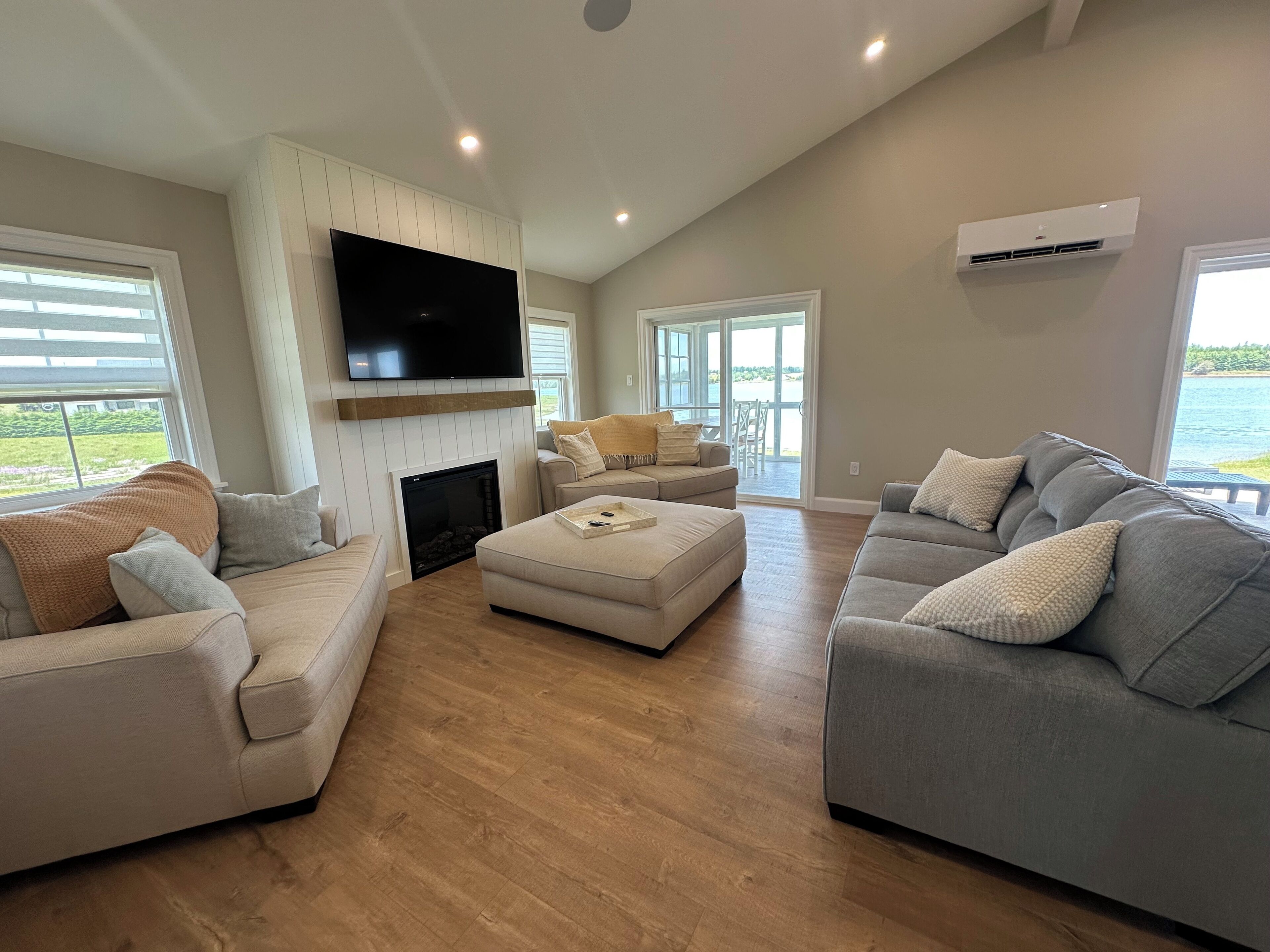 智能电视、壁炉