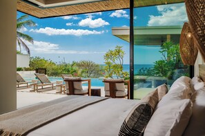 6 bedrooms, desk, free WiFi, bed sheets - Beachfront staffed Villa w/breakfast, jacuzzi, pizza oven, golf cart included (Tamarindo)