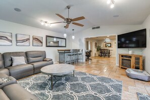 House (3 Bedrooms) | Interior