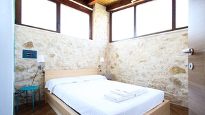 5 quartos, ferros/tábuas de passar roupa, Wi-Fi de cortesia