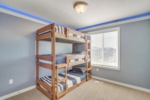 Interior - 8 Mi to Loveland Aquarium: Mtn Home in Herriman! (Herriman)