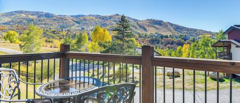 Apartment (2 Bedrooms) | Outdoor dining