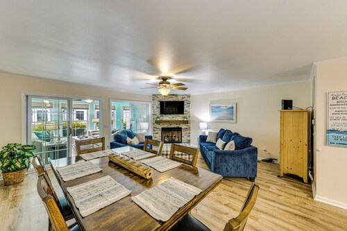 2 Mi to Rehoboth Beach: Home w/ Sunroom!