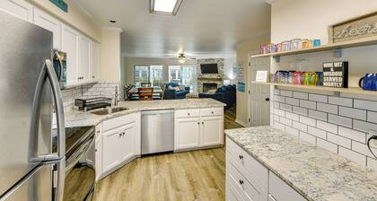 2 Mi to Rehoboth Beach: Home w/ Sunroom!