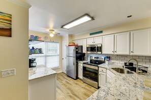 Apartment (3 Bedrooms) | Interior - Rehoboth Beach Escape w/ Patio < 2 Mi to Ocean (Rehoboth Beach)