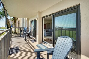 Apartment (2 Bedrooms) | Interior - Beachfront Condo w/ Pool Access in Ponce Inlet (Ponce Inlet)