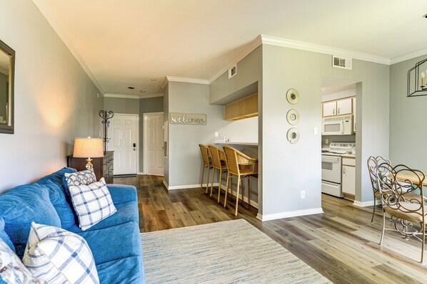 Apartment (1 Bedroom) | Interior - Lake Conroe Condo w/ Pool Access + Balcony! (Montgomery)