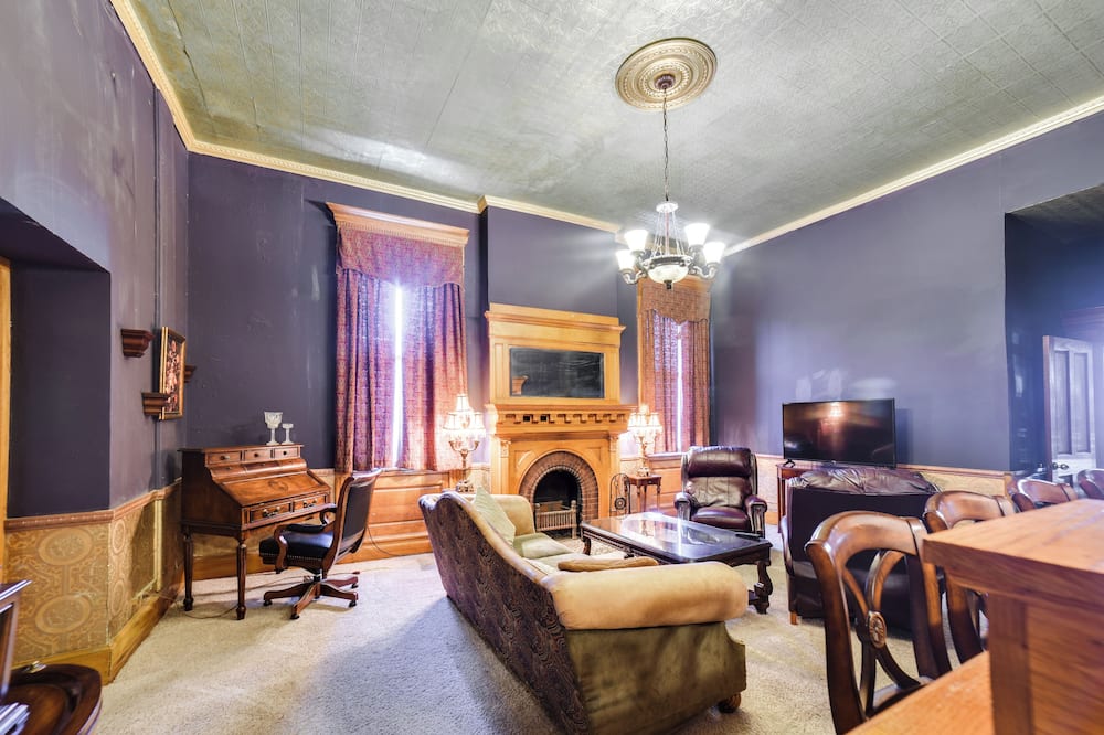 Yankton Apt: 1 Mi to Mount Marty University! - Cedar County, NE