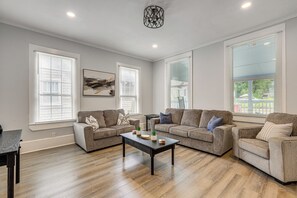 House (3 Bedrooms) | Front of property