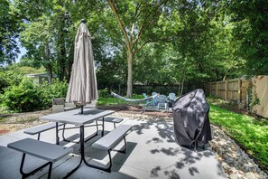 House (4 Bedrooms) | Interior - 1 Mi to Beach: Home w/ Patio & Grill in Hampton! (Hampton)