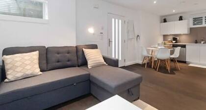 Modern & Stylish Gem in East Van