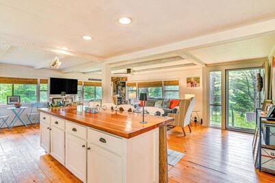 Gloversville Getaway w/ Grill: 5 Mi to Water!