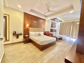 家庭双人房, 阳台 | 熨斗/熨板、免费 WiFi