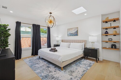 3-BD/3-BA Bungalow ft. Backyard w/ Deck & Firepit