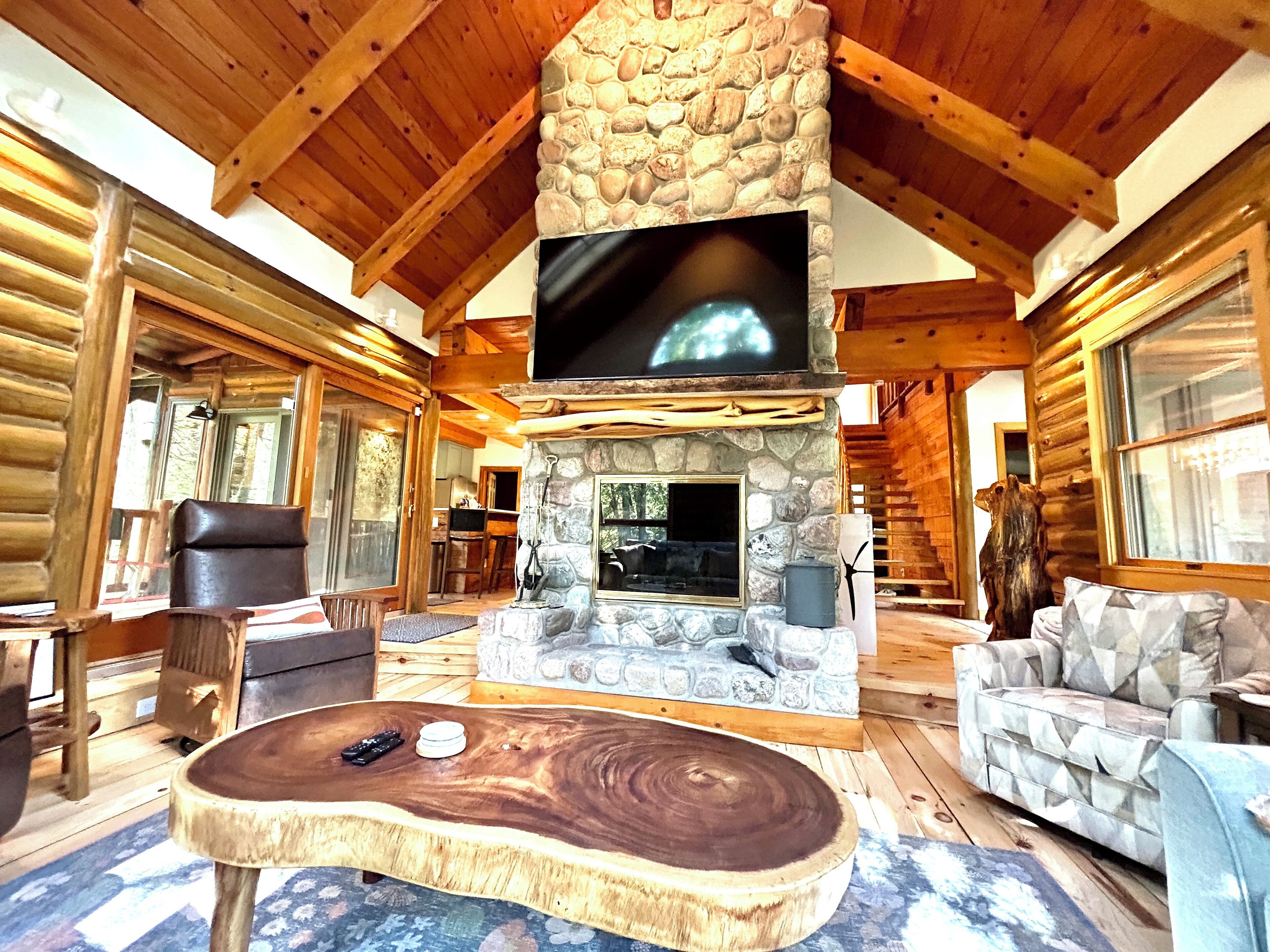 Smart-TV, peis, bordtennis og stereoanlegg