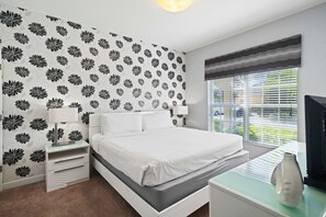 4 bedrooms, desk, iron/ironing board, travel crib