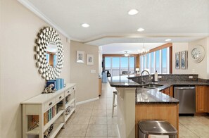 Shower, hair dryer, towels - Colonnades 1503 (Gulf Shores)