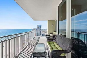 Property grounds - Colonnades 1503: Gulf-Front 4BR Corner Condo on the 15th Floor (Gulf Shores)