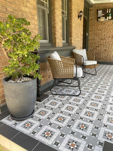 Stay on March - Heritage Charm