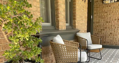 Stay on March - Heritage Charm