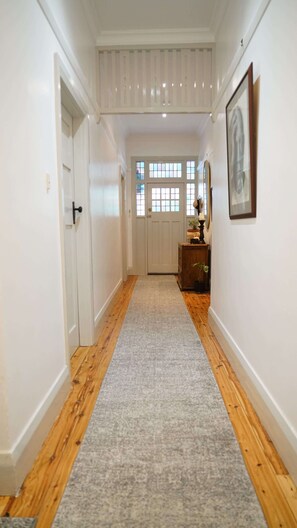 Interior - Stay on March - Heritage Charm (Orange)