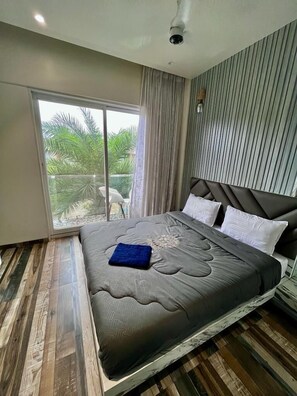 Villa de lujo, vista a la colina | 3 habitaciones, ropa de cama de alta calidad y insonorización 