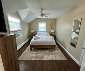 2 bedrooms, iron/ironing board, WiFi, bed sheets