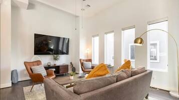 House, 3 Bedrooms | Living area | Streaming services