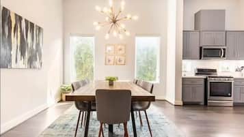 Maison, 3 chambres | Restauration