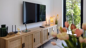 Apartament (16) | Área de sala de estar | Televisión de pantalla plana