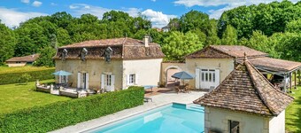 Beautiful 4 Bedroom Villa with Private Pool and Starlink WIFI