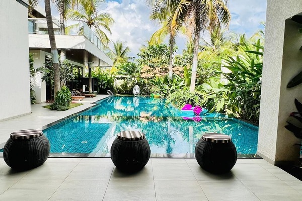 Indoor pool, outdoor pool