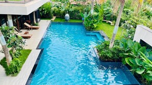 Indoor pool, outdoor pool - Narayani Revtree - Resort & Villa (Hospet)