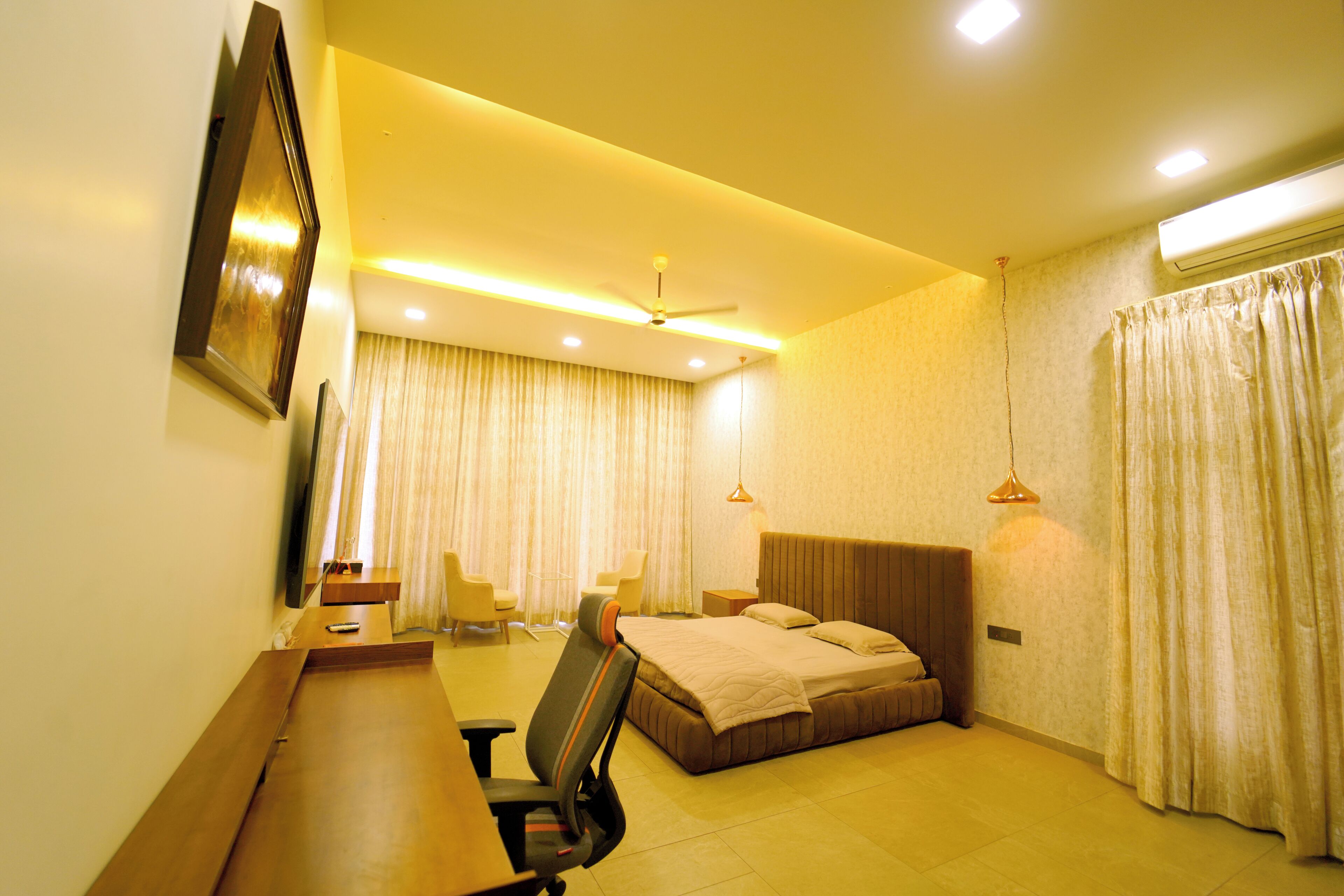 Presidential Suite | Laptop workspace, soundproofing, free WiFi