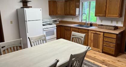 Spacious 5-bedroom cabin in marvelous Thorne Bay with WiFi