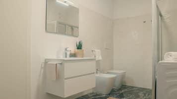 1 bedroom, premium bedding, down duvets, iron/ironing board
